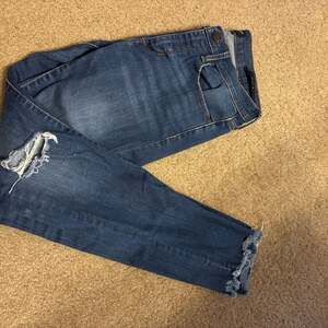 Banana Republic Denim Mid-Rise Distressed Skinny Ankle Jeans w/ Raw Hem Size 27